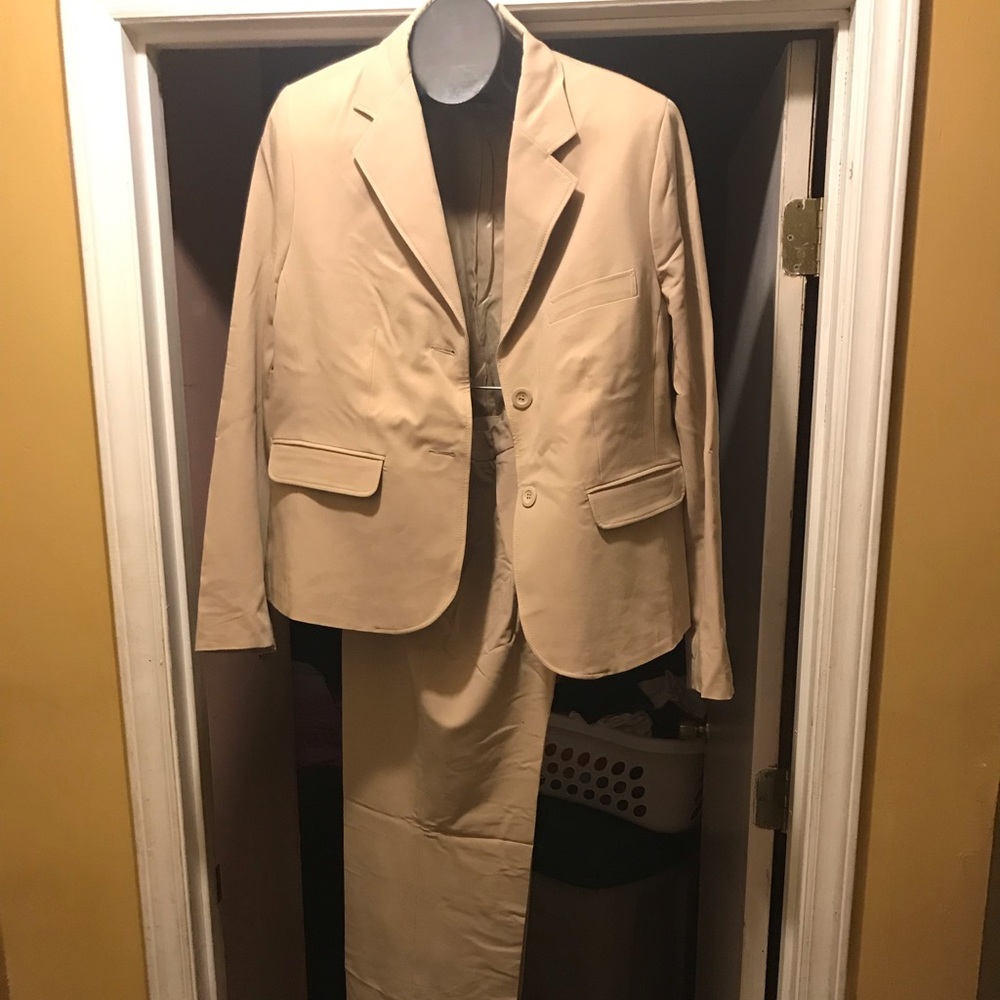 Tan business suit size 18.